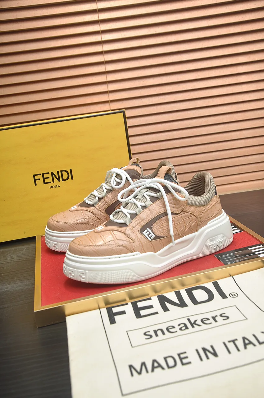 Men's shoes 💰600💶 [Fendi] The latest casual sports shoes 🔥 Many 💑 stars have the same style FD match. The original version is a one-to-one replica. Designer Kim Jones's first fendi match and Donkey brand Trainer basketball sneakers. Material: Original silk mesh. Lining: Breathable mesh. Packaging: Original 1:1 matching high-end packaging. Size: 38-45 (45 is custom-made and cannot be returned or exchanged)